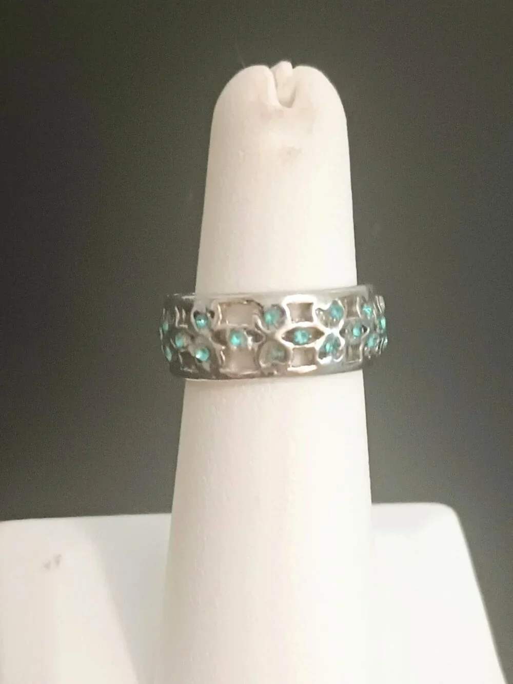 Silver Tone Openwork Band Ring 5.5